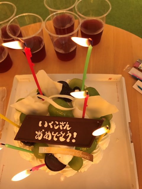スタッフ誕生日ケーキ